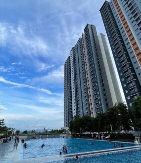 Kota Warisan Apartment | Discover GGPO Homestay KLIA: Family-Friendly with Pool