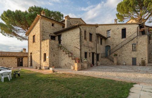 Montone House | Relaxing GH Borgo Pulciano Agriturismo: Oceanfront Retreat