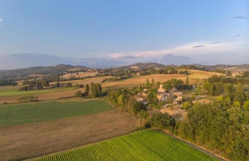 Montone House | Relaxing GH Borgo Pulciano Agriturismo: Oceanfront Retreat