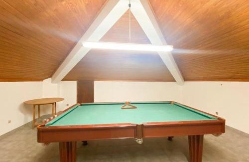 Odivelas House | Top-Rated GH Odivelas: Relaxing Rooms with Billiards