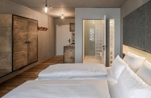 Ehingen Hotel | Charming GH1 Aparthotel am Glockenplatz - Pet Friendly Stay