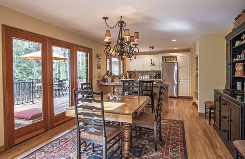 Black Butte Ranch House | Serene Retreat with Hot Tub & Spacious Yard for Families