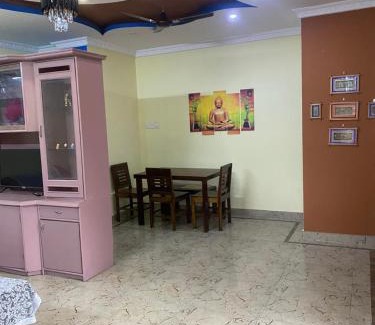 Krishnarajapura House | Cozy 2-Bedroom Home with Kitchen and Breakfast Included