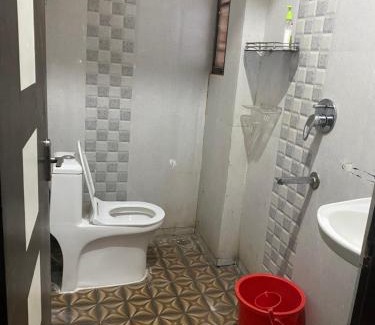 Krishnarajapura House | Cozy 2-Bedroom Home with Kitchen and Breakfast Included