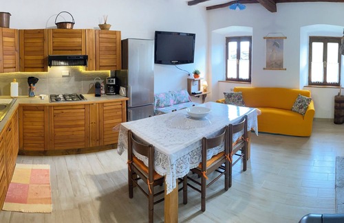 Livo Cottage | Ghema Mountain House: Top-Rated Retreat on Lake Como
