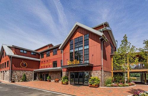 New Hope Hotel | Experience Elegance at Ghost Light Inn - 5-Star Pet-Friendly Stay