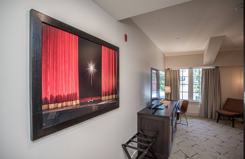 New Hope Hotel | Experience Elegance at Ghost Light Inn: Rated 9.6/10
