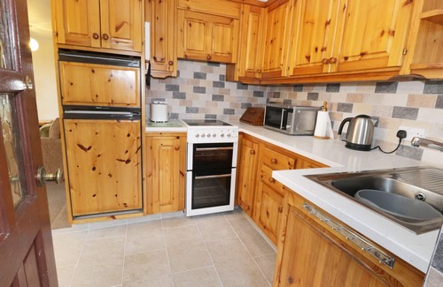 Kendal Cottage | Pet-Friendly Ghyll Bank Bungalow with Open Fire in Staveley