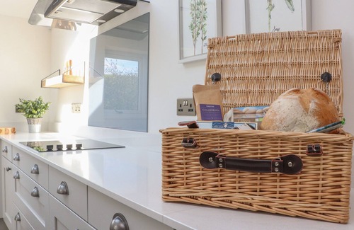 Milnthorpe Cottage | Pet-Friendly Ghyll Cottage with Open Fire in Milnthorpe