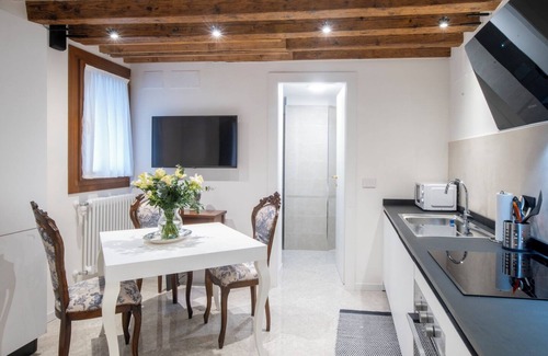 San Marco Apartment | Experience Unmatched Comfort at Giò&Giò Apartments