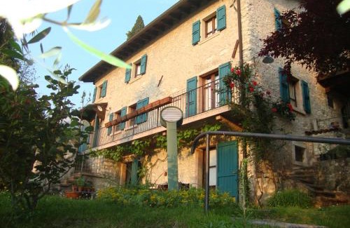Malcesine Apartment | Giacomazzi House BRI: Family and Pet-Friendly Retreat