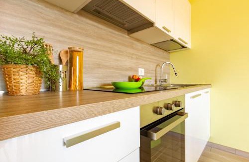 Tortoreto Lido Apartment | Idyllic Giada 2P at Palazzina Laura with Ocean Views