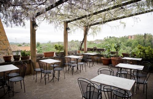 Vignanello Apartment | Giamevi House: Pet-Friendly Stay with Hot Tub & Breakfast