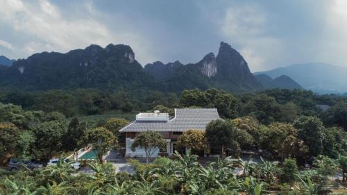 Luong Son House | Discover Giang House: Family-Friendly Stay with Pool & Breakfast