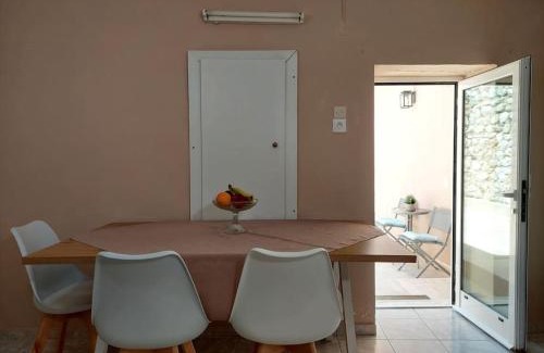 Argostoli House | Guest Rated 9.9: Family-Friendly Giannata House Stay