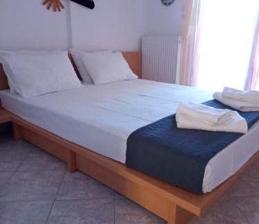 Paralia Dionysiou Apartment | Family-Friendly Giannis House with Exceptional 9.9/10 Rating