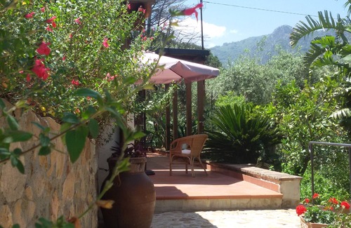Cefalu House | Gianpa House: Pet-Friendly Haven with Ocean Views