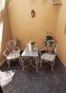 Villa Maria Apartment | Top-Rated Giara Aparts: Family-Friendly Retreat Awaits