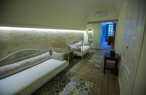 Gravina in Puglia Bed & Breakfast | Inviting Giardini 82 B&B with Breakfast & Family-Friendly Perks