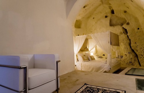 Sasso Caveoso House | Discover Giardini di Pietra: Family-Friendly Getaway