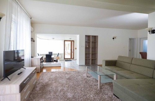 Ghiroda Villa | Family-Friendly Getaway at Giarmata Vii Residence