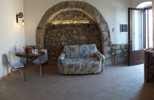 Naro House | Cozy Retreat at Gibbesi Country Farm with Pool Access