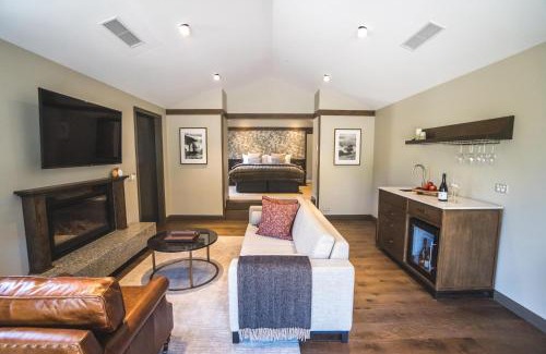 Gibbston Hotel | Gibbston Valley Lodge and Spa: Rated 9/10 with Spa & Hot Tub