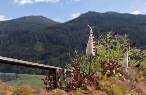 Trins Apartment | Oceanfront Gidnhof: Guest Rated 9.4 with Delicious Breakfast