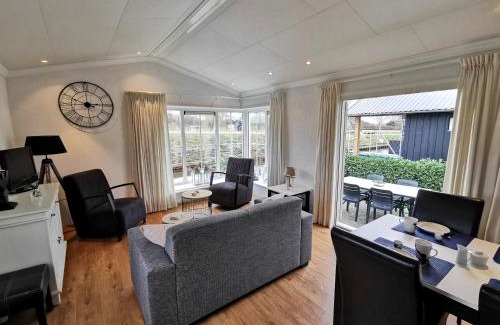 Giethoorn Ski Chalet | Scenic Stay at Giet Oan on Resort Venetië - Rated 9.2/10