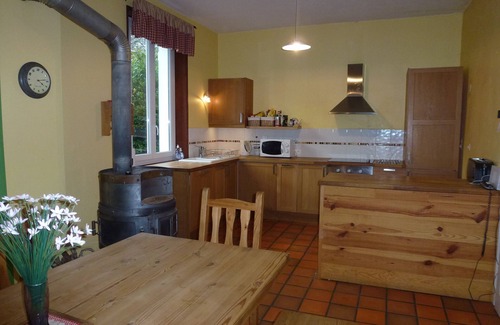 Giez House | Giez: Scenic Retreat by Lake Annecy with Mountain Views