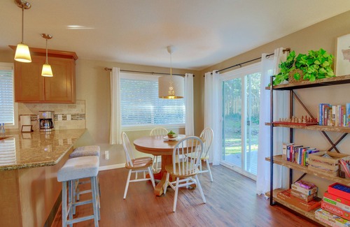 Gig Harbor House | Cozy Gig Harbor Getaway: Steps from Uptown & Family-Friendly