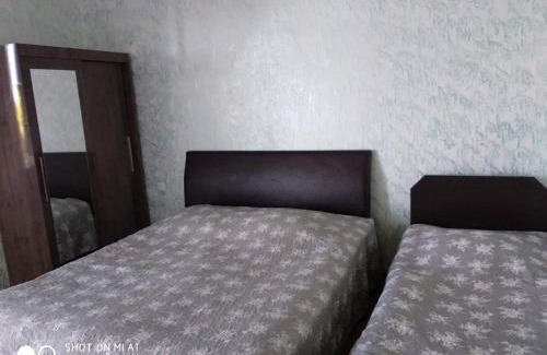 Mtsvane Kontskhi House | Budget-Friendly Stay at Giga Guest House with Kitchen Access