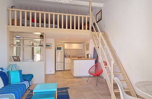 La Croix-Valmer Apartment | GIGARO - Stylish Air-Conditioned Studio with Ocean View