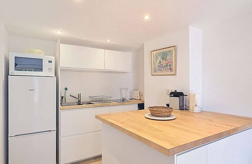 La Croix-Valmer Apartment | GIGARO - Stylish Air-Conditioned Studio with Ocean View