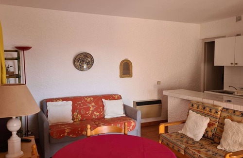 La Croix-Valmer Apartment | Gigaro Hotel: Ocean View with Beach Access & Family Amenities