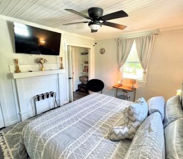 Reed Creek House | Giggling Creek Cottage: Family-Friendly Fun with Arcades