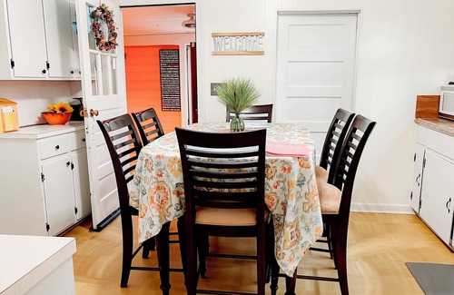 Reed Creek House | Pet-Friendly Giggling Creek Cottage: 45 Acres of Bliss