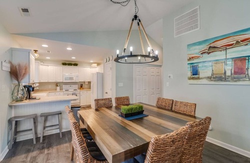 Tranquil Harbour House | Giggling Pelican-Oak Island