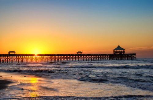 Ocean Point House | Discover Gigi's Beach House: Family-Friendly with Pool