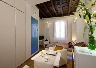 Rione V Ponte Hotel | Gigli D'Oro Suite: Family-Friendly & Accessible Retreat