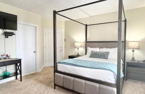 Seaside Hotel | Pet-Friendly Gilbert Inn Seaside with Breakfast and Dining