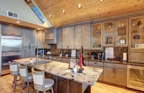 Deadwood House | Gilded Buffalo: Family-Friendly Retreat with Pool & Hot Tub