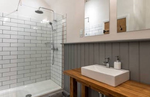 Liskeard Cottage | Gilliflower -luxury and romantic, 1 bedroom cottage, dog friendly