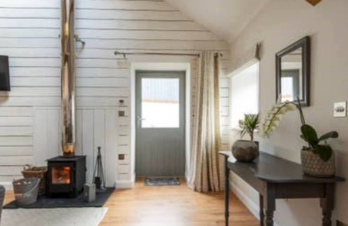 Liskeard Cottage | Gilliflower -luxury and romantic, 1 bedroom cottage, dog friendly