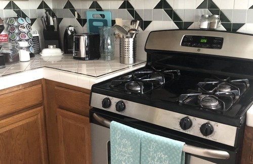 Temecula House | Discover Gilligan's Island Temecula: 9.8 Rated Tropical Retreat