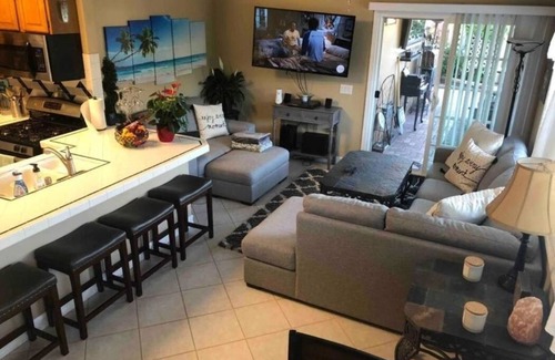 Temecula House | Discover Gilligan's Island Temecula: 9.8 Rated Tropical Retreat