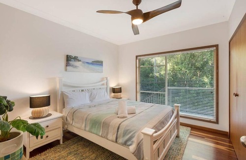Pambula Beach House | Relax at Gillmith by the Pambula River Mouth