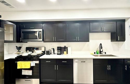Van Nuys Apartment | Gilmore One