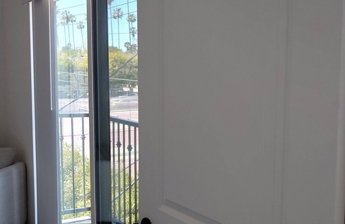 Van Nuys Apartment | Gilmore One