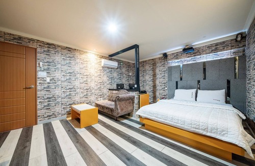 Gimcheon Hotel | Eco-Friendly Stay at Gimcheon EX with Hot Tub & Kitchen